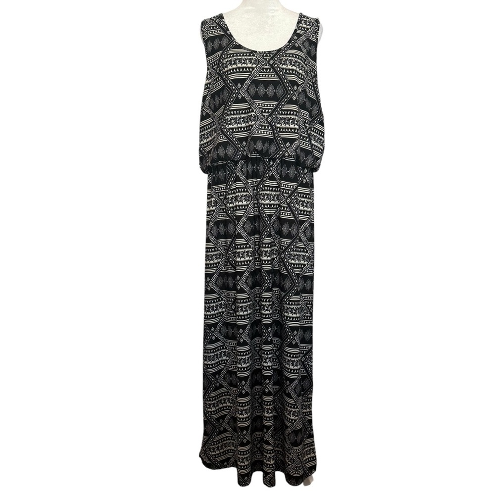 Magic Maxi Dress Size 1X Black & White Sleeveless Tribal Aztec Geometric Summer